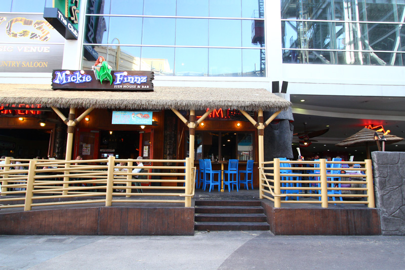 11 Great Places to Sit and People-Watch at Fremont Street Experience 9 Mickey Finzz