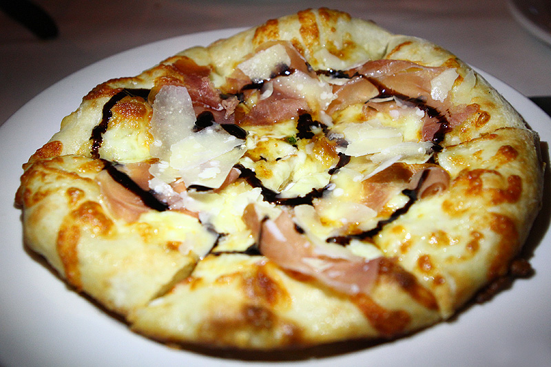Accolades Highlight People, Places and Best Things to Do in Downtown Las Vegas 6 Pizza Rock