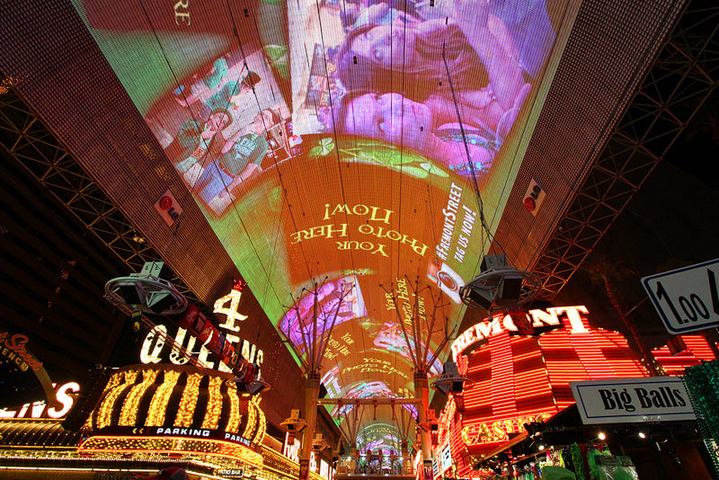Eight of the World’s Largest Things Can Be Found in Downtown Las Vegas