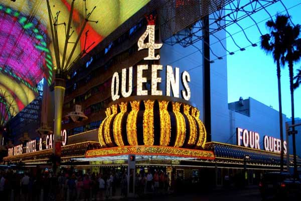 Fourqueens Exterior